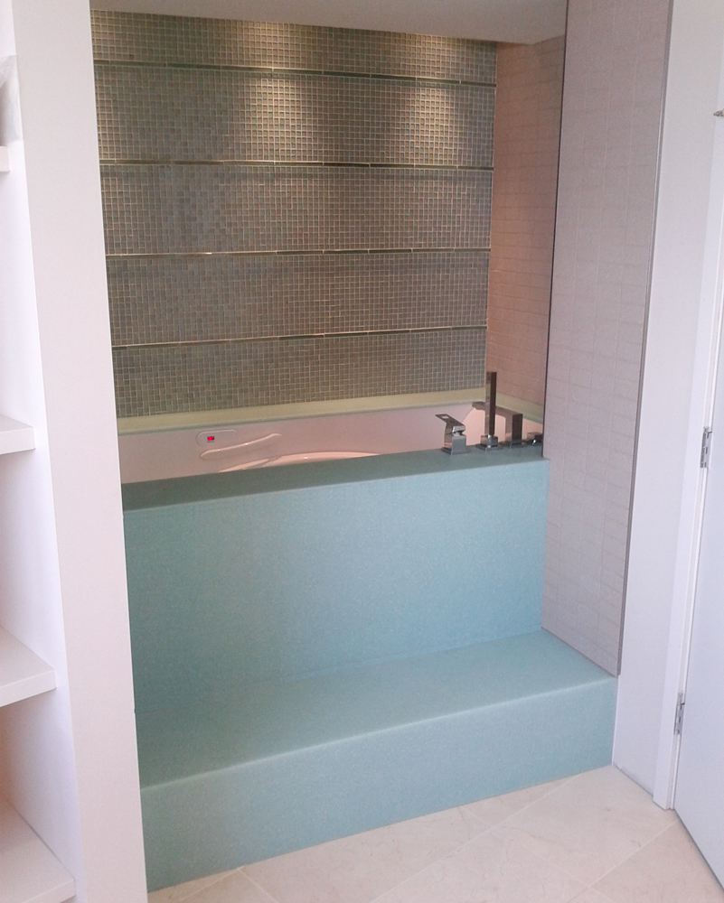 Solid Surface and Corian Tube Deck and Bath surrounds vancouver